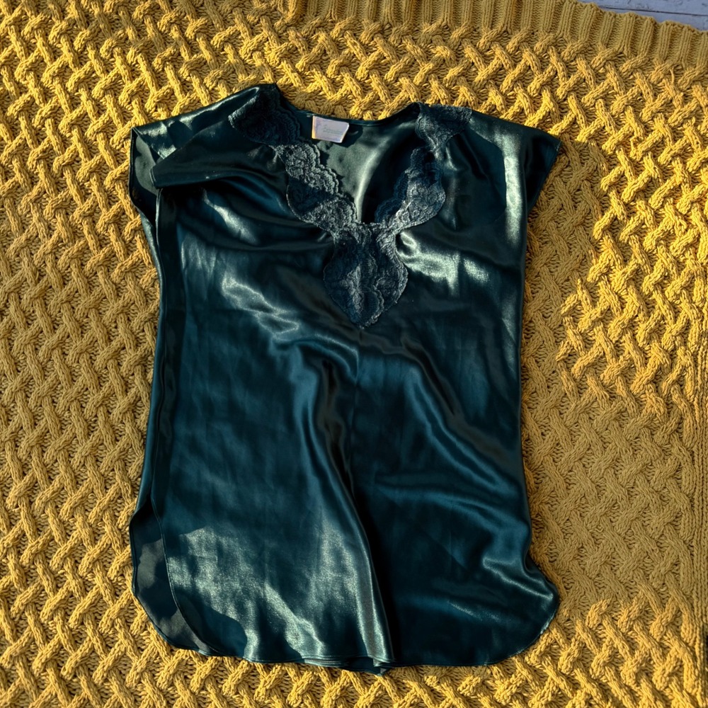 Vintage Expression by California Dynasty Green Satin Lace Trim Nightgown Top L